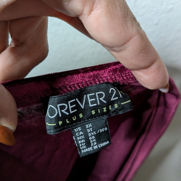 Forever 21 Plus Womens Red Burgundy Off Shoulder Festive Holiday Velvet Top 3X - Picture 5 of 7